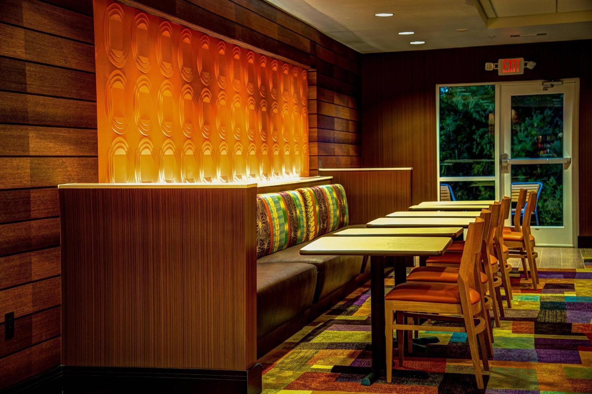 Fairfield Inn & Suites By Marriott Montgomery Airport Hope Hull Restoran gambar